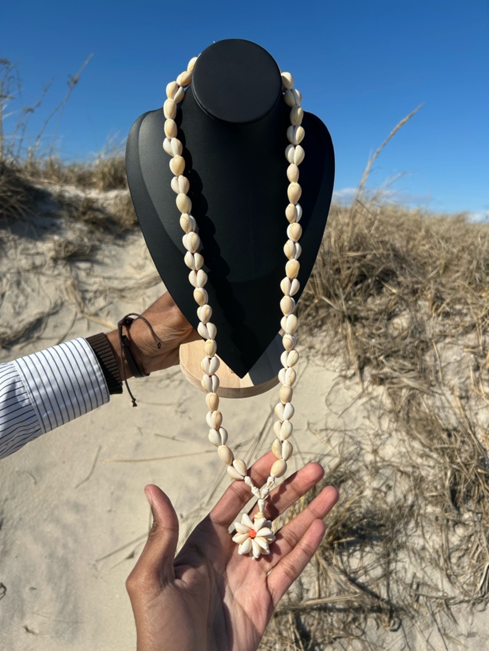 Hawaiian Cowrie Shell Hand-Crafted Vintage 38”Floral Lei Necklace Tassel